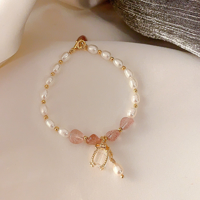 Women's bracelet with honey pearl and peach blossom stone