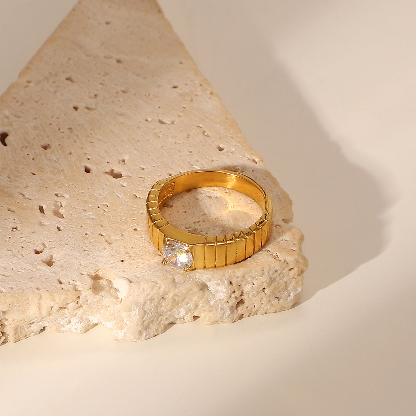 Women's 18k Gold Rings