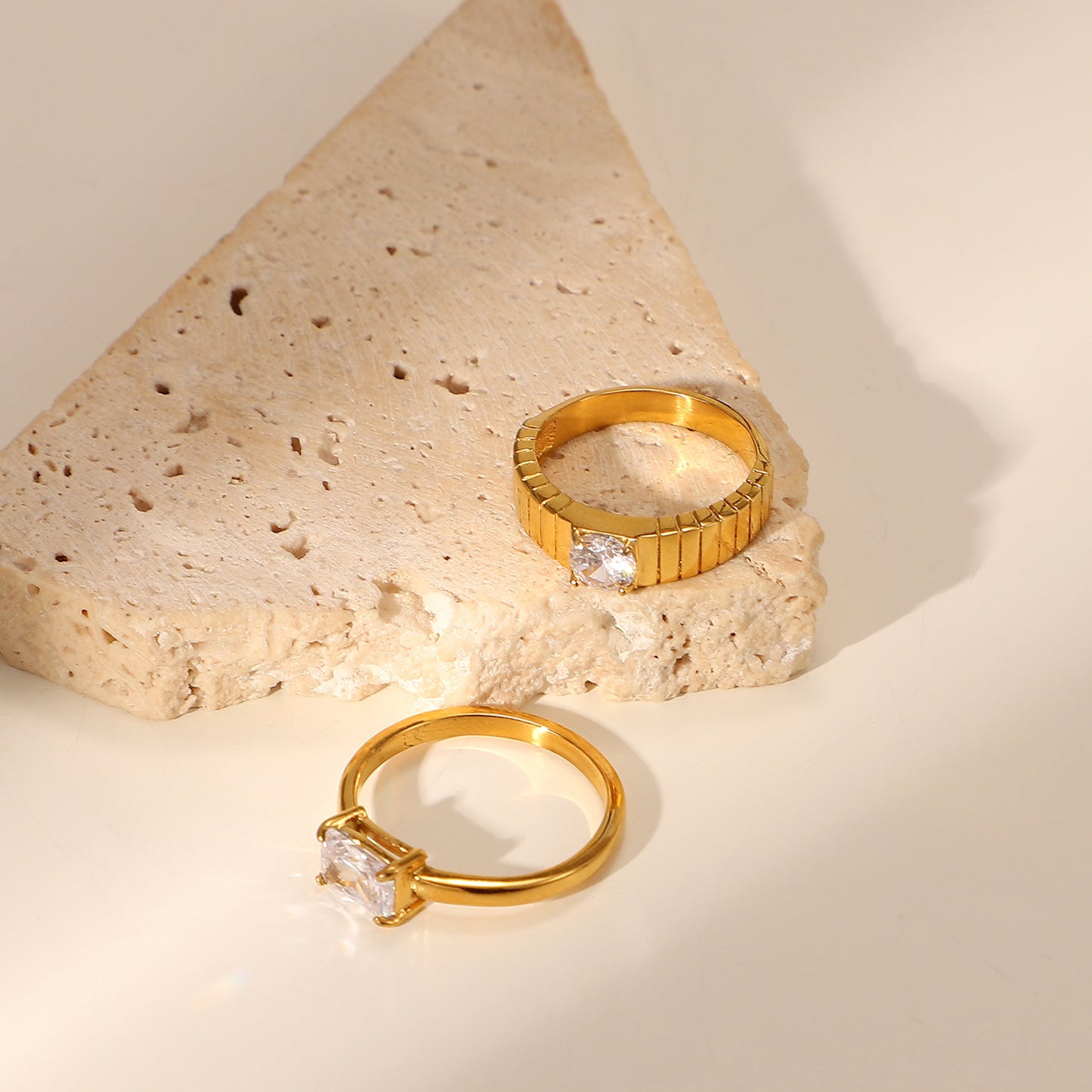 Women's 18k Gold Rings